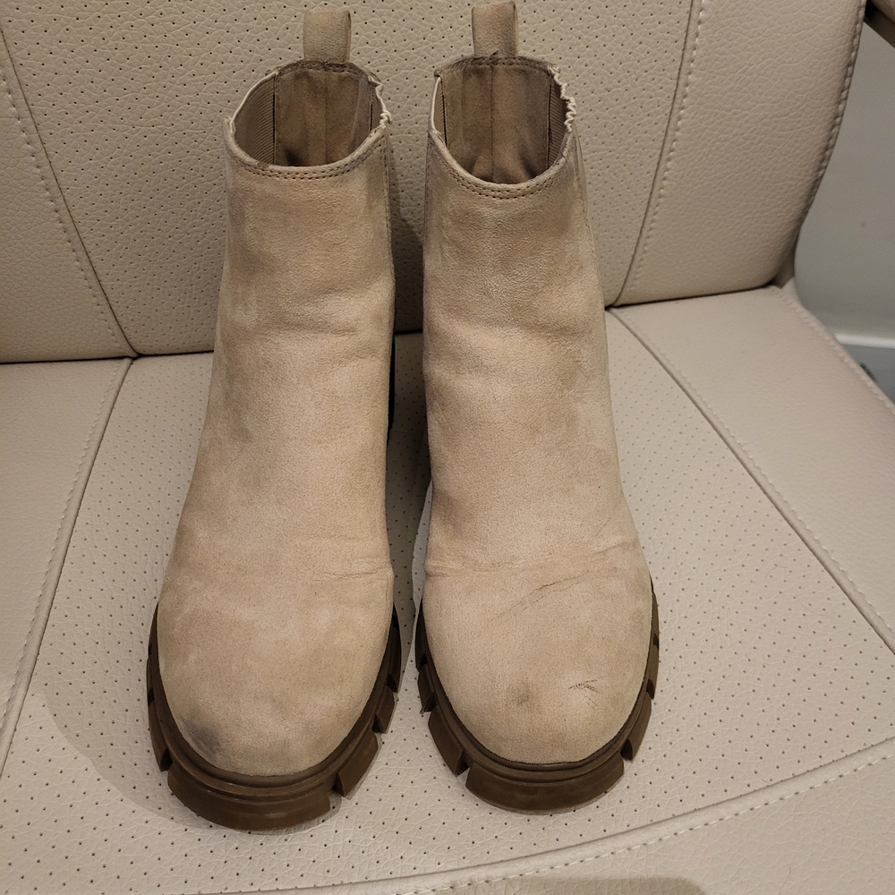 GUESS Women's Cream Ankle Boots - Picture 4 of 4
